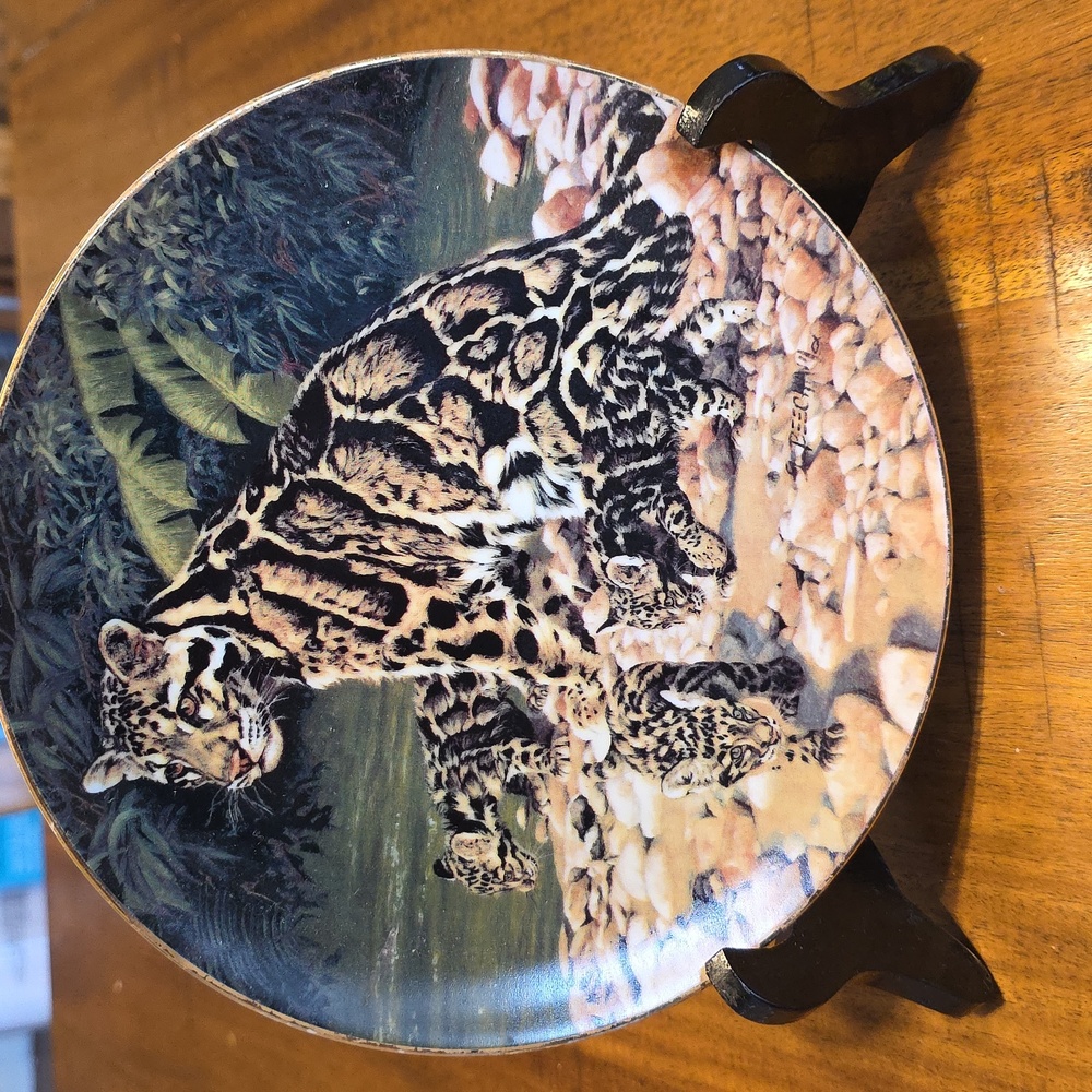 PRESENT DREAMS BY GREG BEECHAM COLLECTORS PLATE
